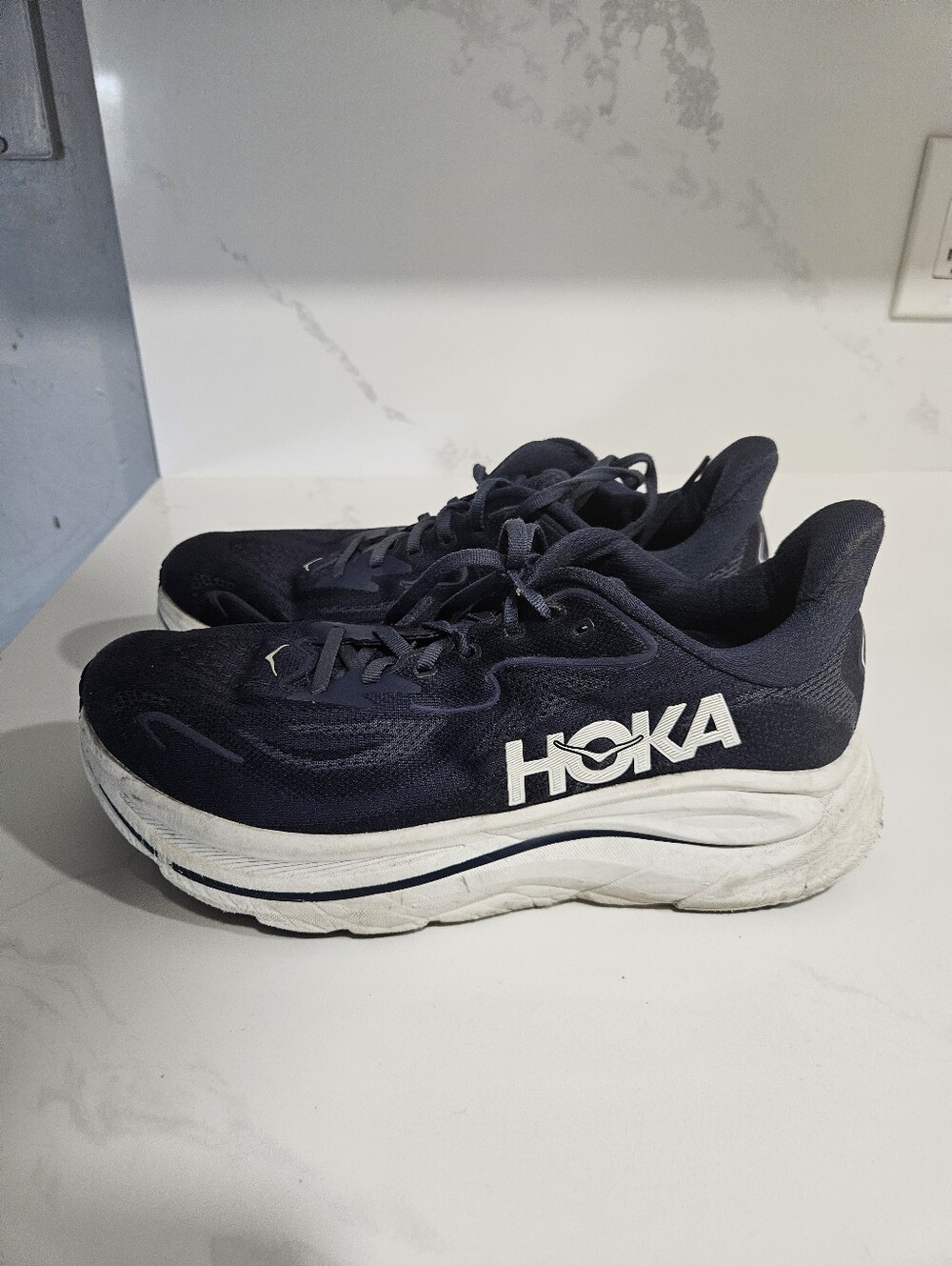 Hoka One One Clifton 10 Mens Size 9 Black White Athletic Running Shoes Sneakers